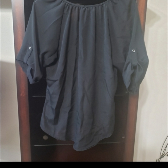 Express m flowy button down pop over roll tab 3/4 sleeve airy - Picture 7 of 10